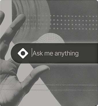 "Ask me anything" 프롬프트 바에 손을 뻗는 모습